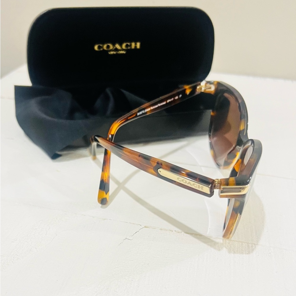 COACH SUNGLASSES - POLARIZED - Picture 2 of 5